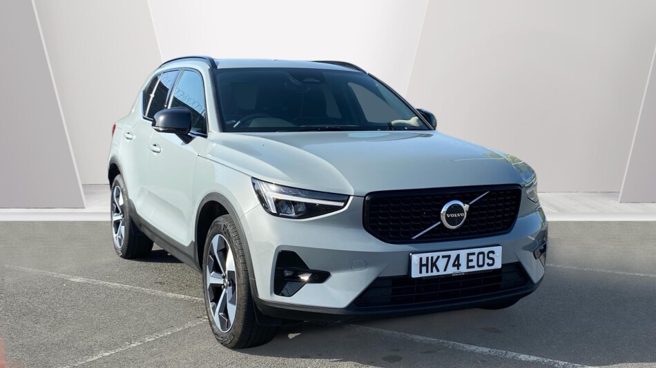 Volvo XC40 2.0 B4P Plus Dark 5dr Auto Petrol Estate